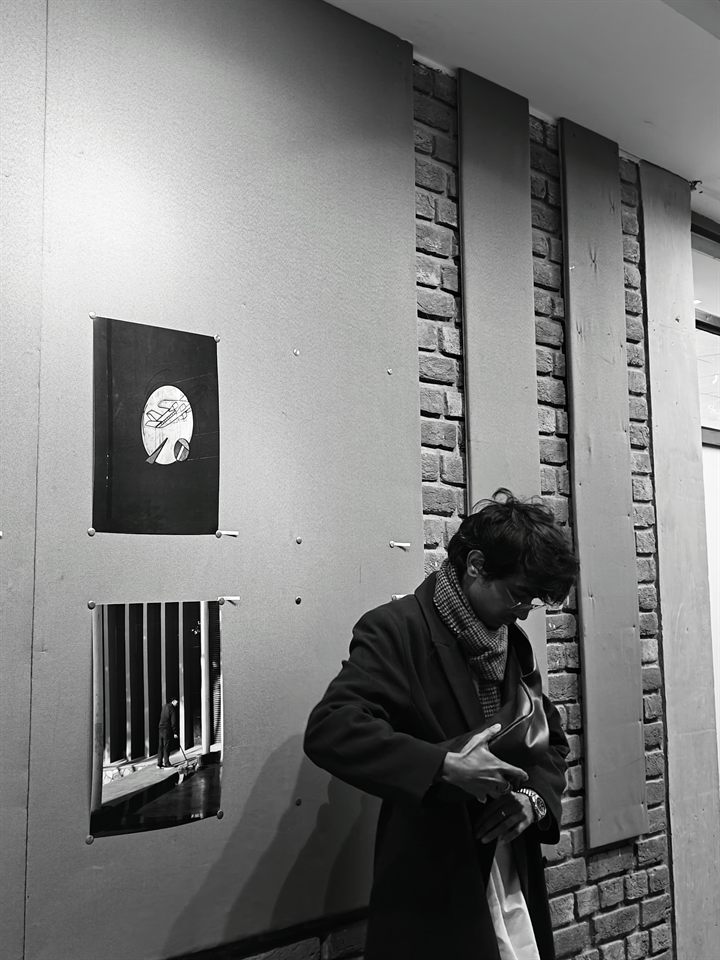 Reshabh Datta at a photography exhibition
